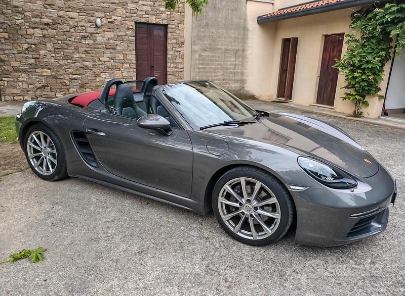 Usata Porsche Boxster Spyder 299 CV (219 kW) 2019 Grigio Cabrio