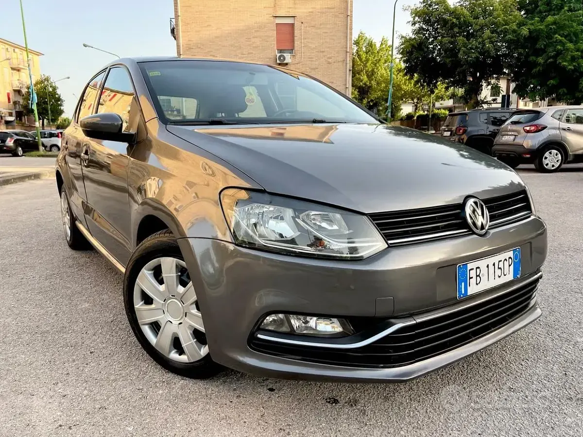 Usata VW Polo Business 75 CV (55 kW) 2015 Grigio Berlina