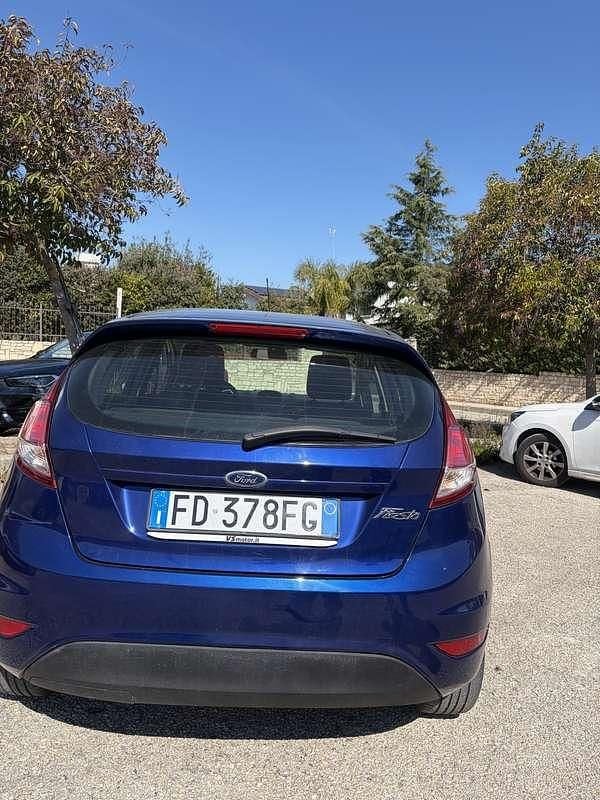 Gebraucht Ford Fiesta 75 PS (55 kW) 2016 Blau Limousine