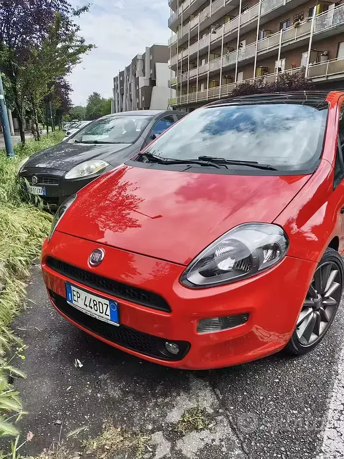 Usata Fiat Grande Punto 85 CV (62 kW) 2012 Rosso Utilitaria