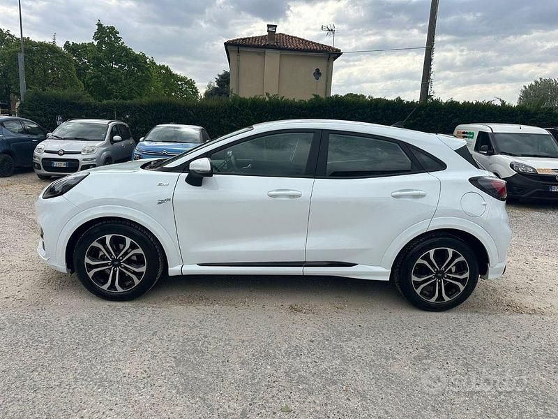 Second-hand Ford Puma ST-Line 125 CP (91 kW) 2022 Alb SUV