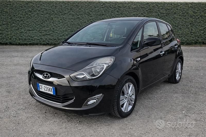Usata Hyundai ix20 Comfort 90 CV (66 kW) 2016 Nero Utilitaria