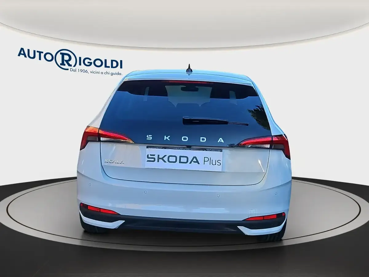 Usata Skoda Scala Style 150 CV (110 kW) 2025 Bianco luna metallizzato Utilitaria