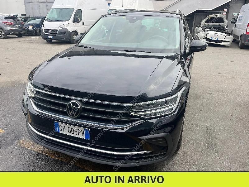 Usata VW Tiguan Life 149 CV (109 kW) 2021 Nero SUV