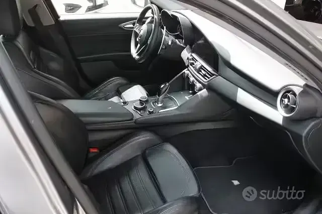 Usata Alfa Romeo Giulia Veloce 210 CV (154 kW) 2017 Grigio Berlina