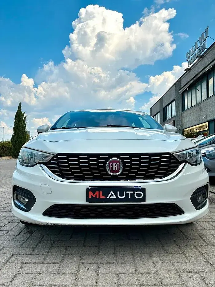 Usata Fiat Tipo Lounge 120 CV (88 kW) 2016 Bianco Berlina