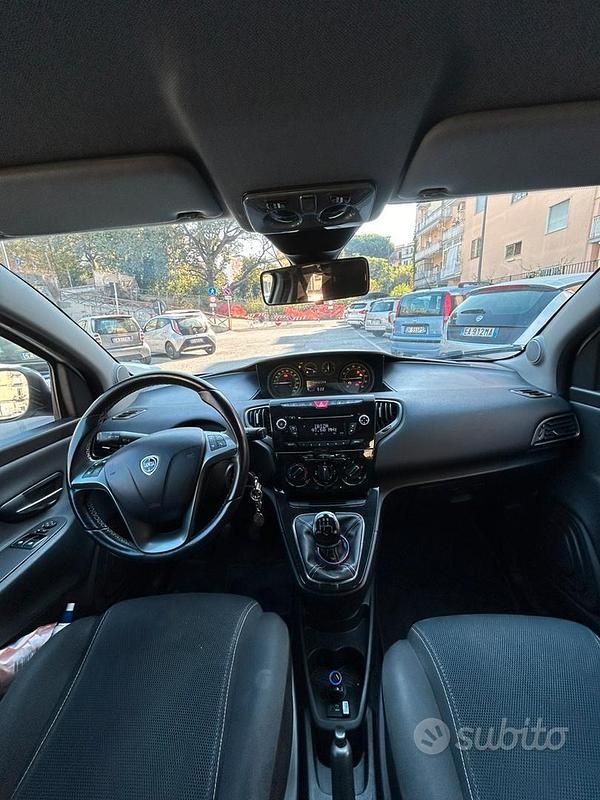 Usata Lancia Ypsilon 69 CV (50 kW) 2014 Bianco Utilitaria