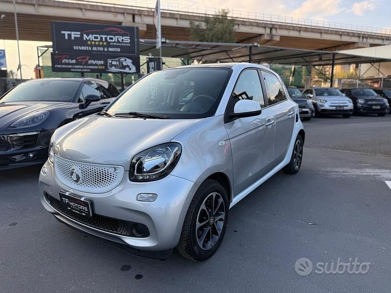 Grigio Usata 2016 Smart ForFour Utilitaria | 11.490 € (Molto cara) - Immagine 1/4