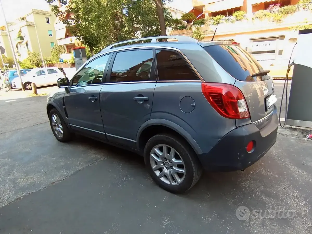 Usata Opel Antara Cosmo 163 CV (119 kW) 2012 Argento SUV