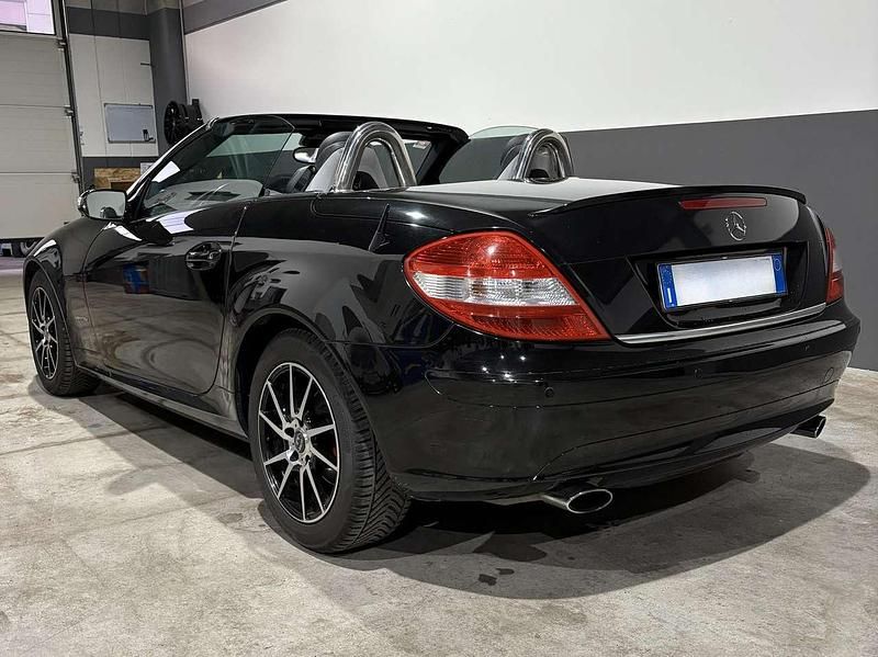 Usata Mercedes SLK200 163 CV (119 kW) 2007 Nero Cabrio