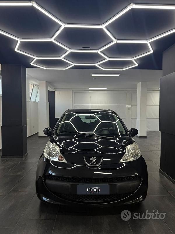Usata Peugeot 107 68 CV (50 kW) 2009 Nero Utilitaria
