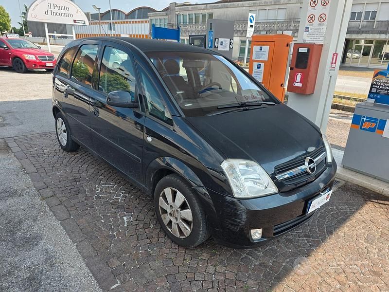 Usata Opel Meriva 101 CV (74 kW) 2004 Nero Monovolume