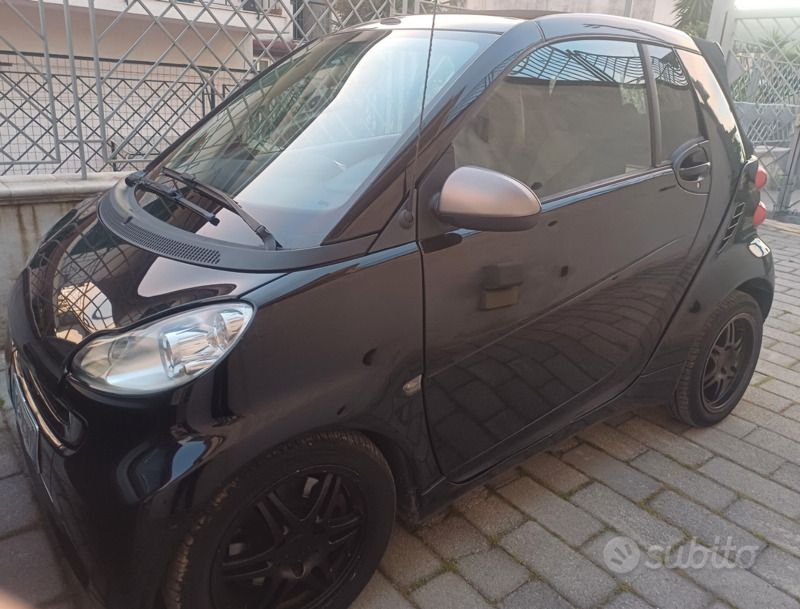 Usata Smart ForTwo Cabrio 41 CV (30 kW) 2011 Nero Cabrio