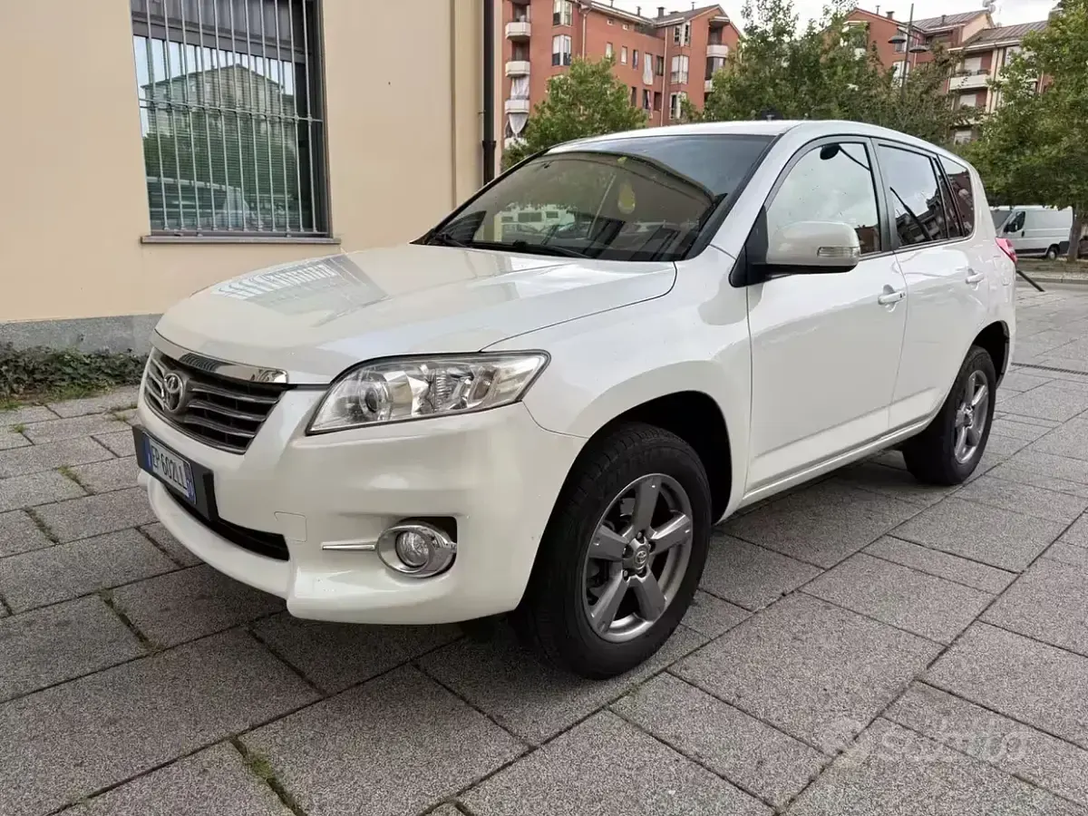 Usata Toyota RAV4 Lounge 150 CV (110 kW) 2012 SUV
