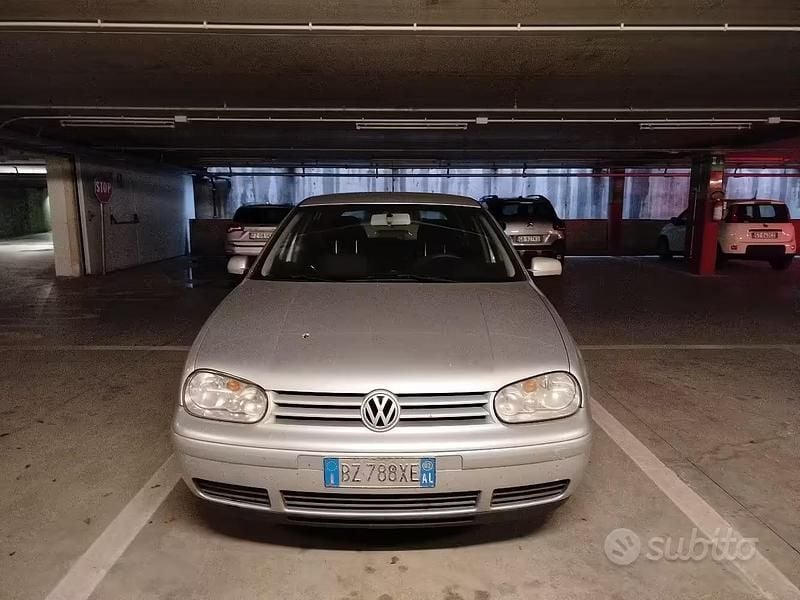 Usata VW Golf IV Comfortline 110 CV (80 kW) 2002 Grigio Berlina