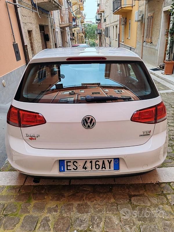 Usata VW Golf VII 105 CV (77 kW) 2013 Bianco Berlina