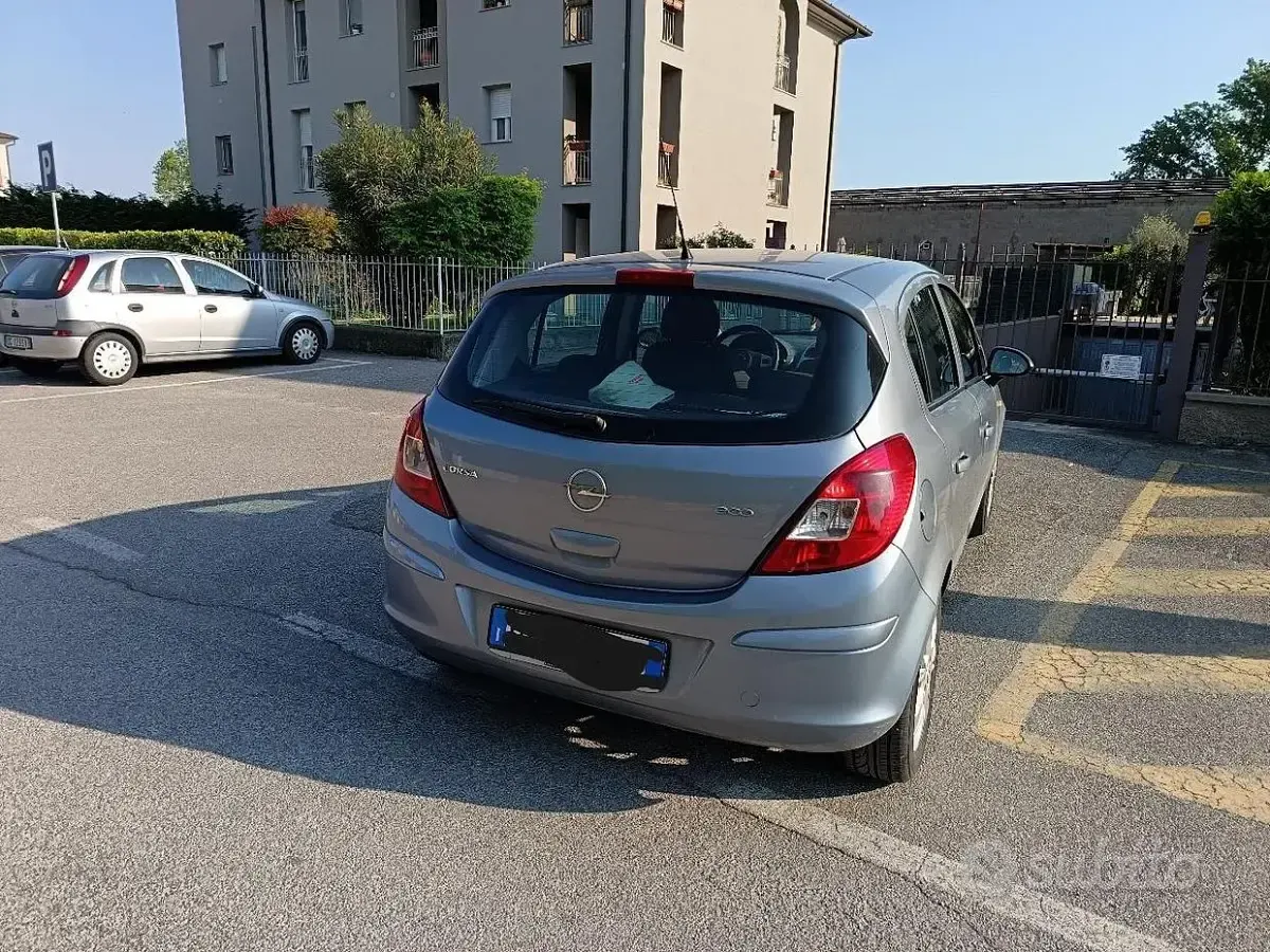 Usata Opel Corsa 60 CV (44 kW) 2009 Grigio Utilitaria