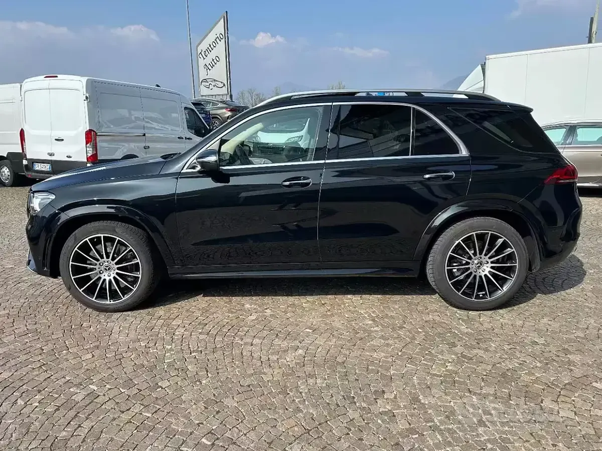 Usata Mercedes GLE450 AMG Premium Plus 367 CV (269 kW) 2023 Nero metallizzato SUV