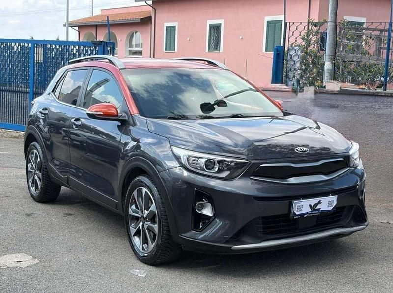 Usata Kia Stonic Urban 110 CV (80 kW) 2017 Grigio SUV