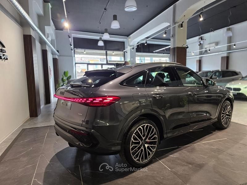 Nuova Audi Q5 Sportback S-Line 205 CV (150 kW) 2026 Gray SUV