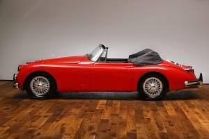 Usata Jaguar XK 190 CV (139 kW) 1958 Rosso Cabrio
