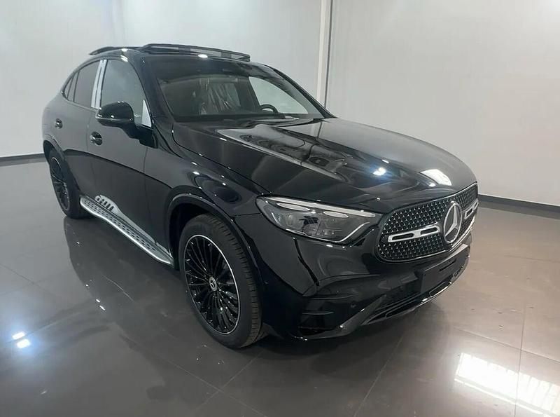 Nero Nuova 2025 Mercedes GLC220 AMG Line Premium Coupé | 78.990 € (Cara) - Immagine 1/4