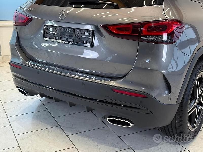 Usata Mercedes GLA200 Premium 149 CV (109 kW) 2022 Grigio SUV