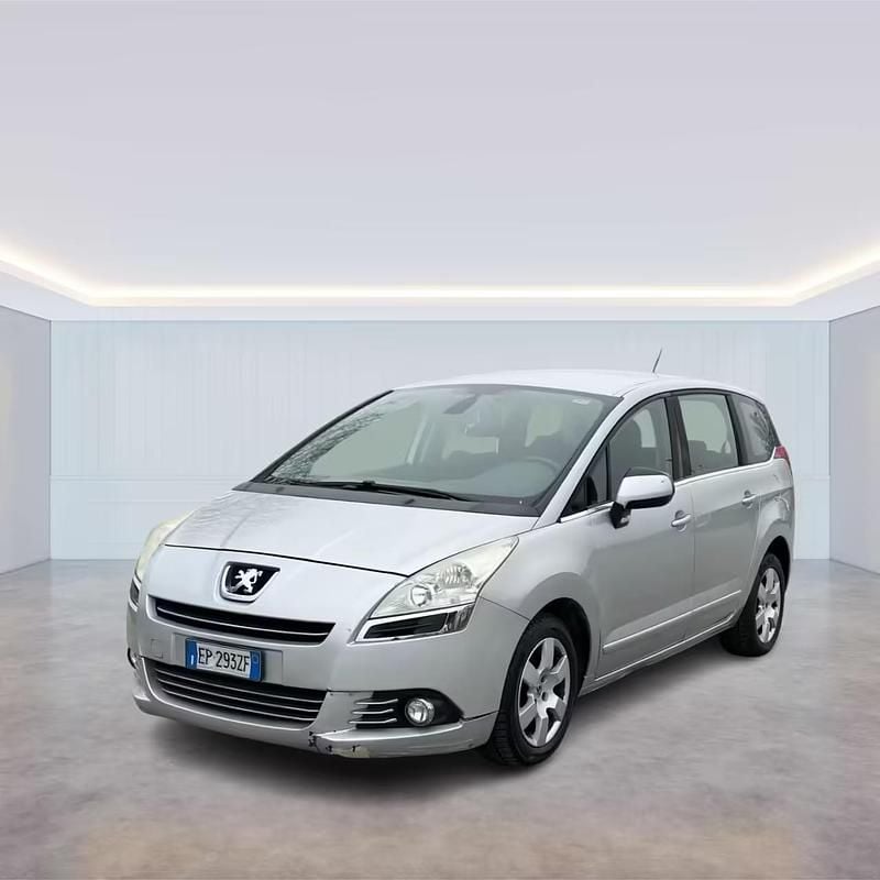 Usata Peugeot 5008 Allure 115 CV (84 kW) 2013 Grigio Monovolume