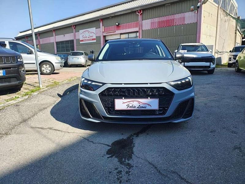 Usata Audi A1 S-Line 110 CV (80 kW) 2023 Grigio tetto nero SUV