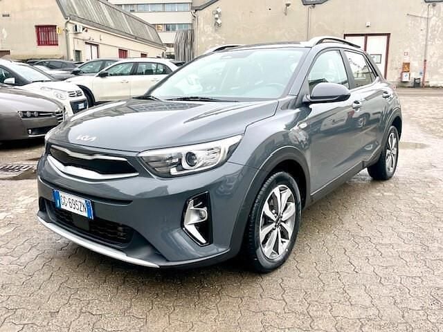 Usata Kia Stonic Style 101 CV (74 kW) 2021 Grigio SUV