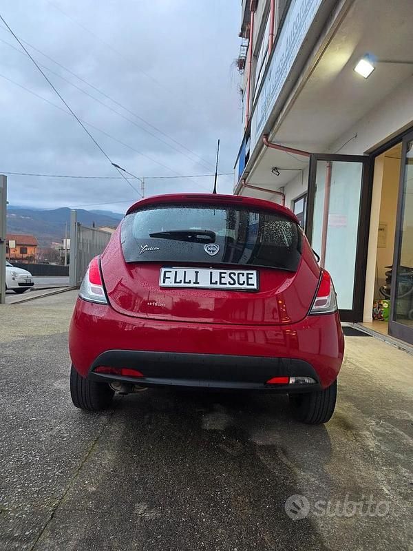 Usata Lancia Ypsilon 95 CV (69 kW) 2014 Rosso Utilitaria
