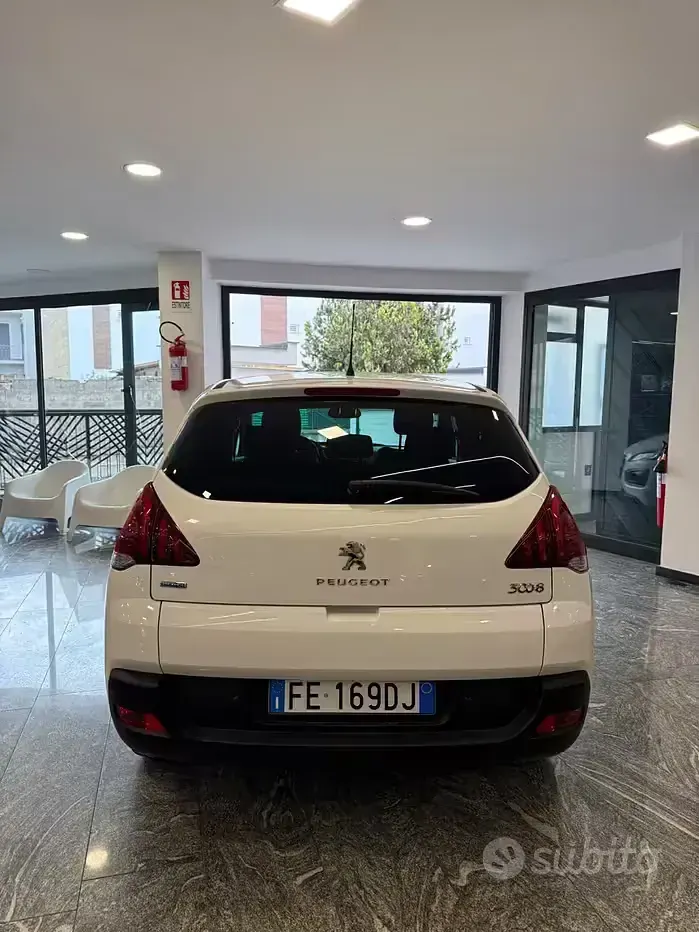 Usata Peugeot 3008 Active 120 CV (88 kW) 2016 Bianco Station wagon