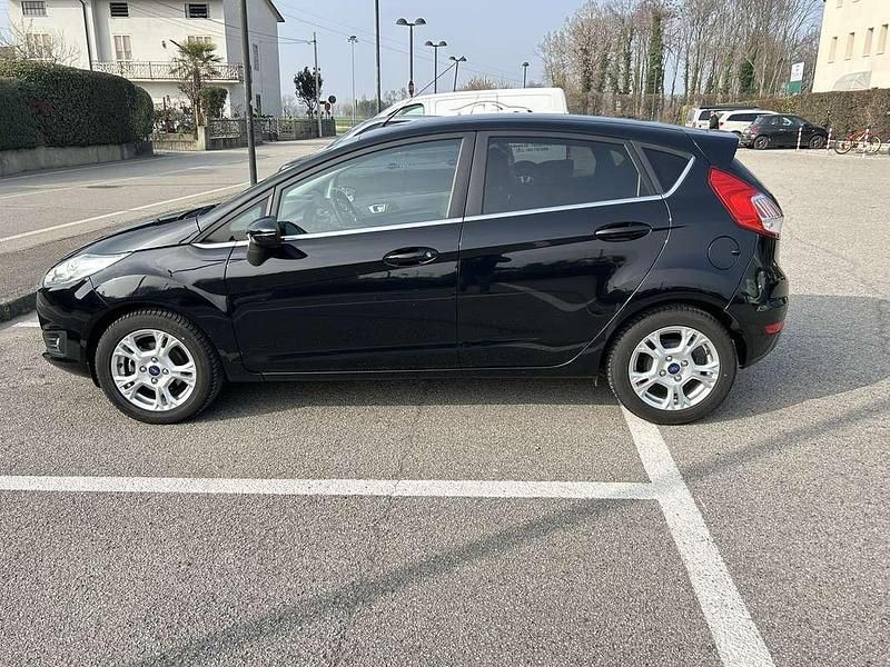 Usata Ford Fiesta Titanium 75 CV (55 kW) 2017 Berlina
