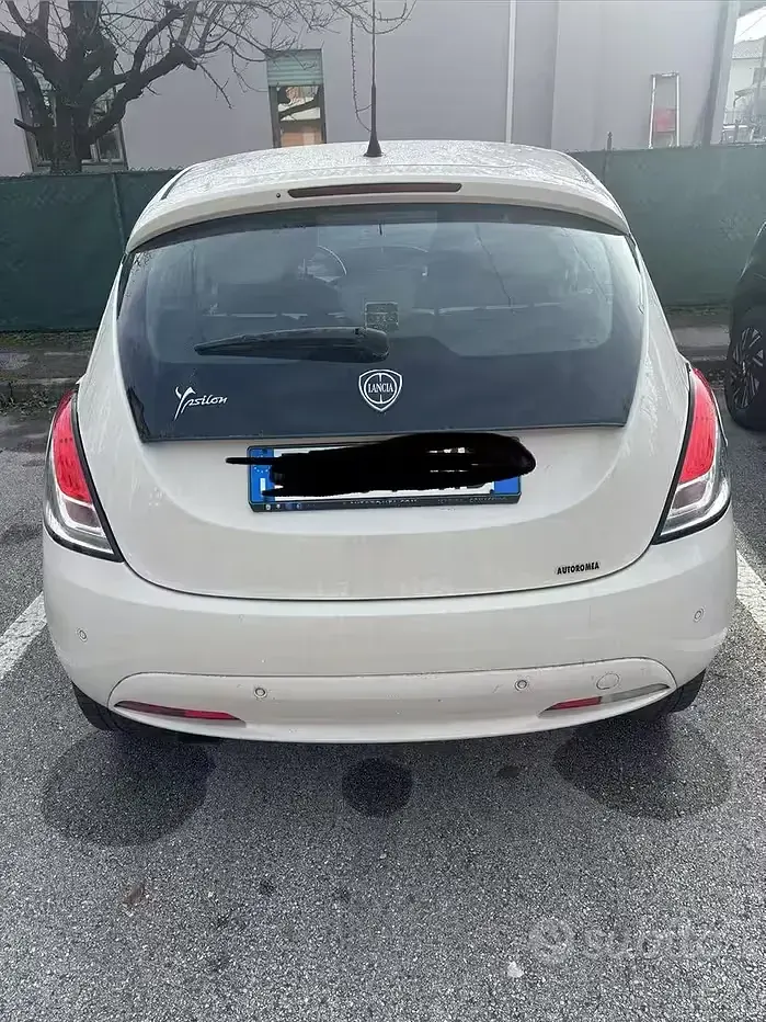 Usata Lancia Ypsilon 69 CV (50 kW) 2016 Utilitaria
