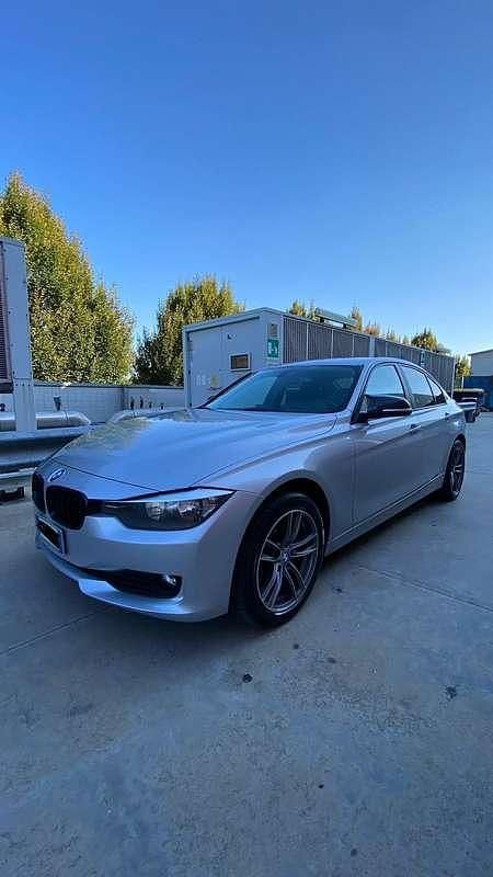 Usata BMW 318 143 CV (105 kW) 2014 Berlina