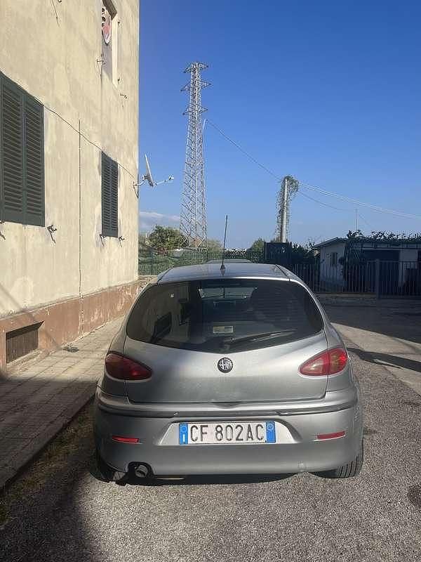 Usata Alfa Romeo 147 Distinctive 105 CV (77 kW) 2003 Utilitaria