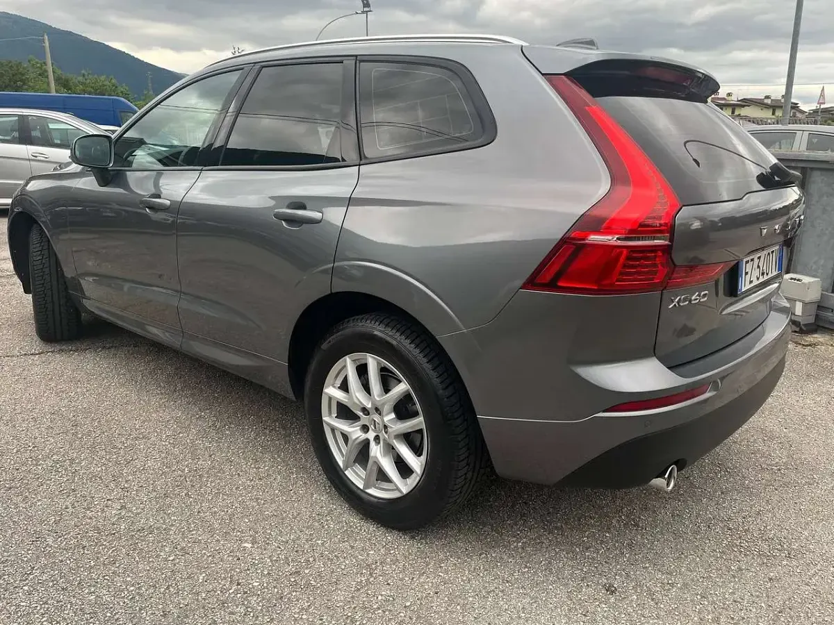 Usata Volvo XC60 Momentum 190 CV (139 kW) 2019 Grigio SUV