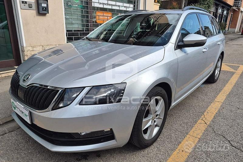 Usata Skoda Octavia Executive 115 CV (84 kW) 2018 Grigio Station wagon