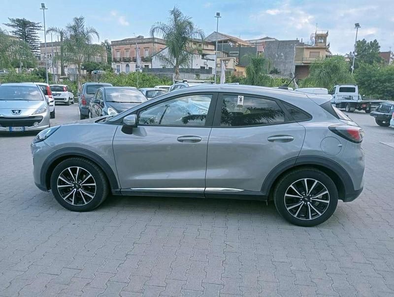 Usata Ford Puma Titanium 125 CV (91 kW) 2021 Argento Utilitaria