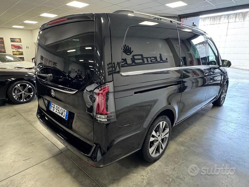 Usata Mercedes V220 Premium 163 CV (119 kW) 2016 Nero Monovolume