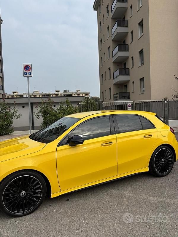 Usata Mercedes A180 AMG line 136 CV (100 kW) 2023 Giallo Berlina
