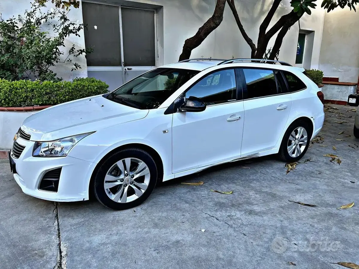 Usata Chevrolet Cruze 131 CV (96 kW) 2012 Bianco Station wagon