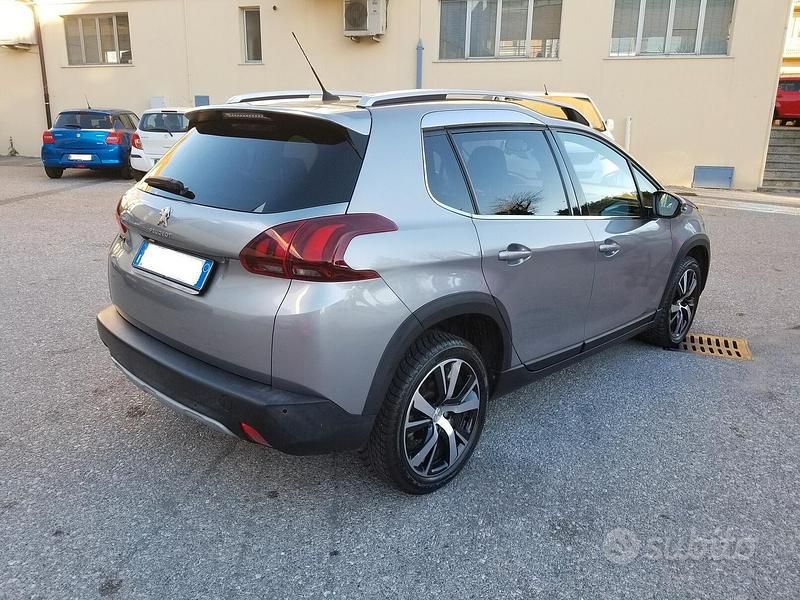 Usata Peugeot 2008 Allure 120 CV (88 kW) 2019 Grigio SUV