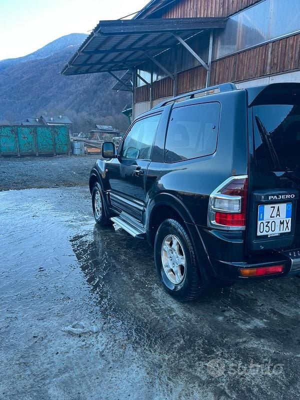 Usata Mitsubishi Pajero 160 CV (117 kW) 2001 SUV
