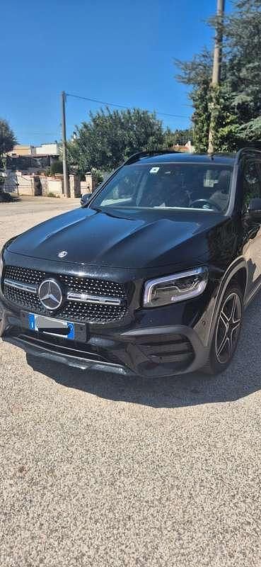 Gebraucht Mercedes GLB220 Premium 190 PS (139 kW) 2023 Schwarz SUV