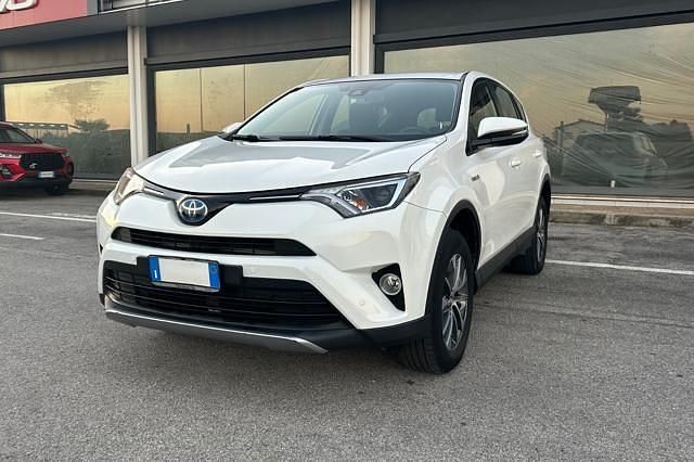 Bianco Usata 2016 Toyota RAV4 Hybrid Active SUV | 16.800 € (Buon prezzo) - Immagine 1/4