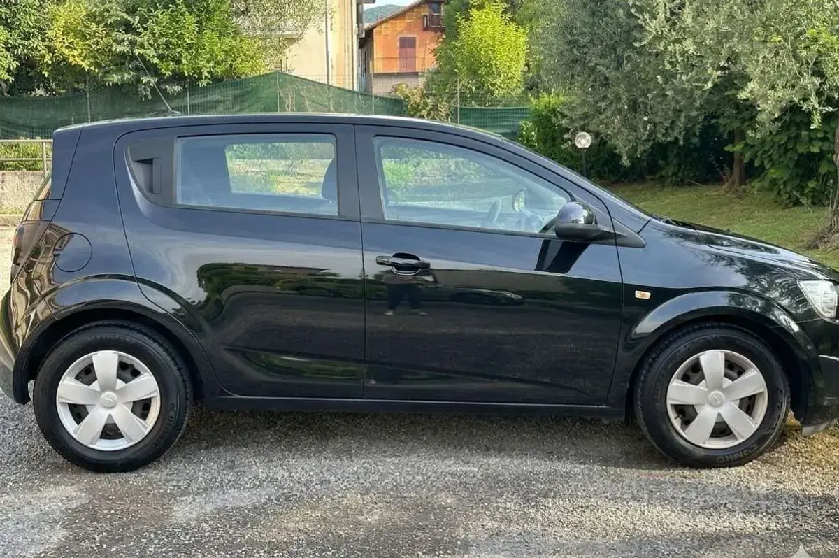 Usata Chevrolet Aveo LT 86 CV (63 kW) 2011 Nero Utilitaria