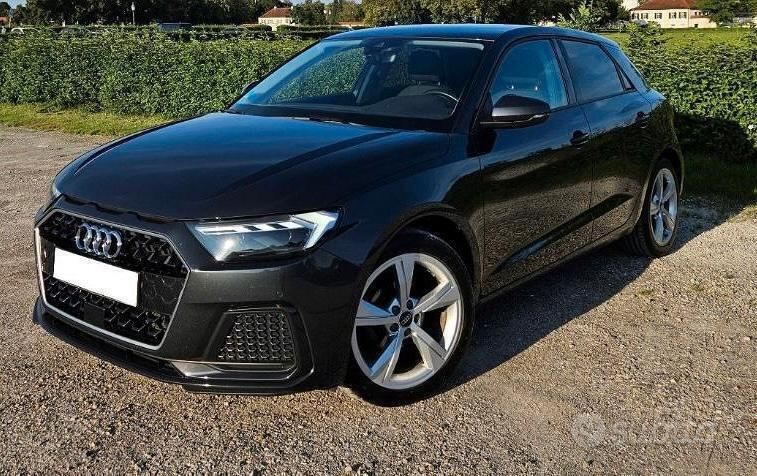 Grigio Usata 2021 Audi A1 Sportback Due volumi | 19.000 € (Ottimo prezzo) - Immagine 1/4