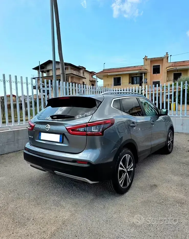 Usata Nissan Qashqai N-Connecta 159 CV (116 kW) 2020 Grigio SUV