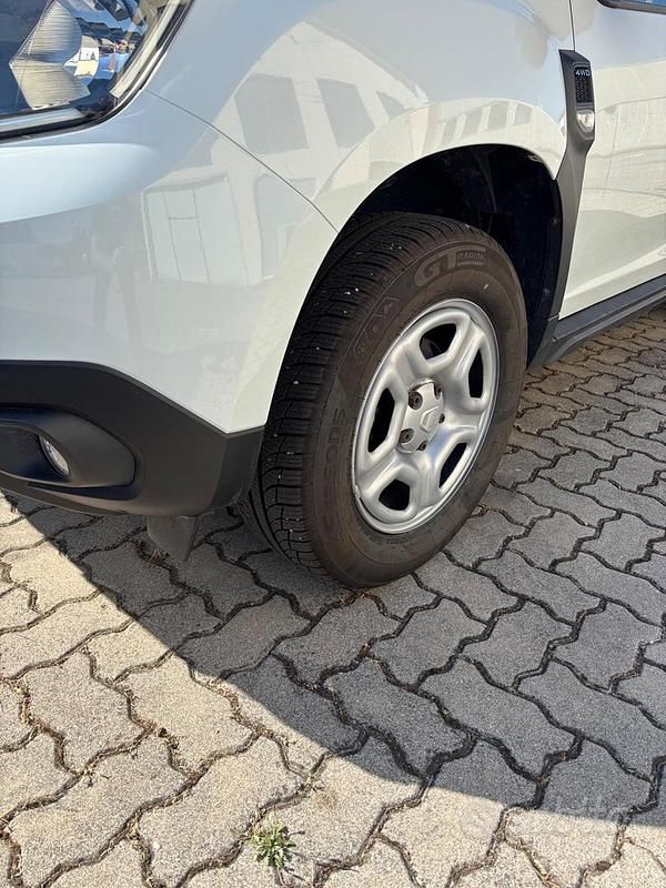 Usata Dacia Duster Essentiel 116 CV (85 kW) 2020 Bianco SUV